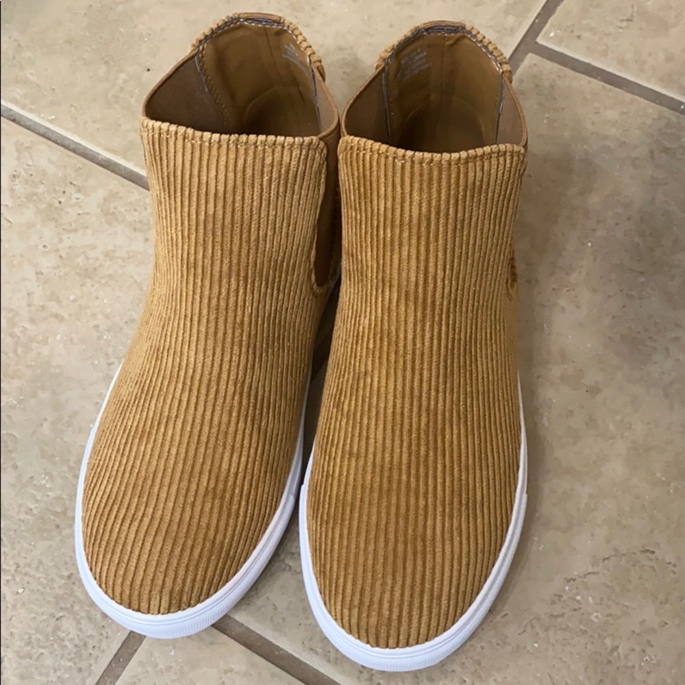 Sbicca Ritchie Shoes - Picture 2 of 3